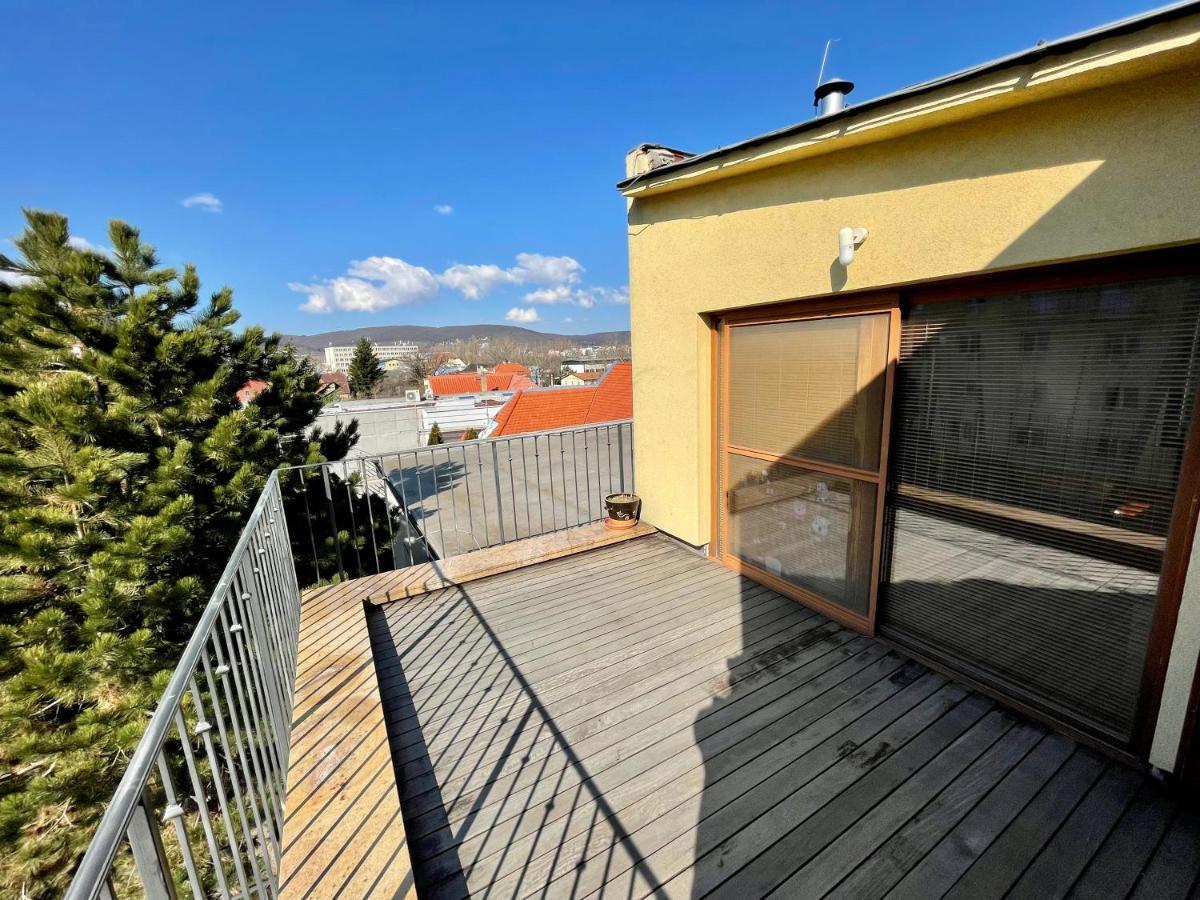 Beautiful And Romantic Penthouse With Two Terraces Bratislava Exterior foto